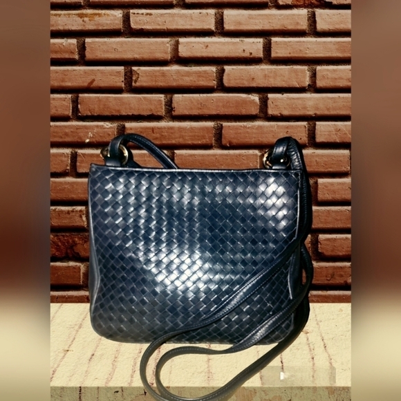 TALBOTS 2 WAY LEATHER BAG
